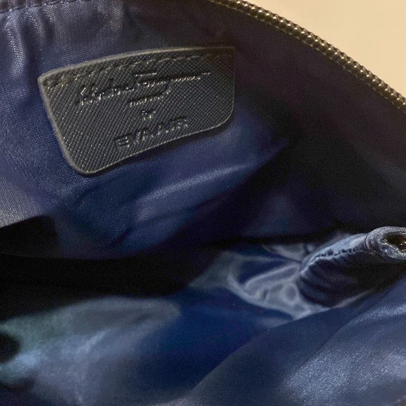 Salvatore Ferragamo parfums cosmetic bag - Picture 15 of 15